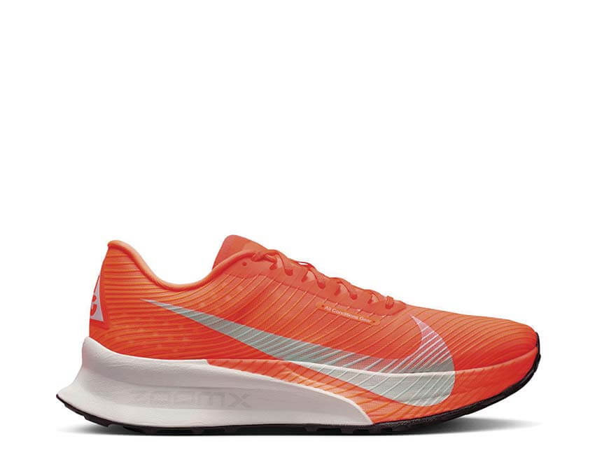 Nike ACG Ultrafly Trail Hyper Crimson
