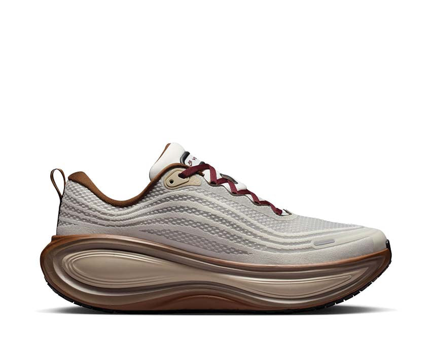 Nike Vomero Plus Sail