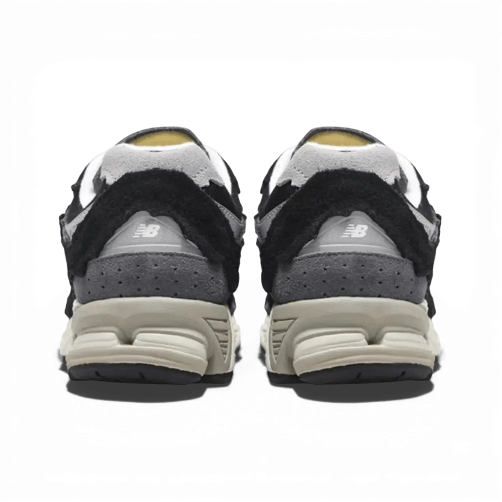 New Balance NB 2002R Protection - Black and Grey